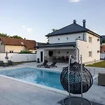 Hanna * Ilidža