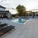 Hanna Villa *